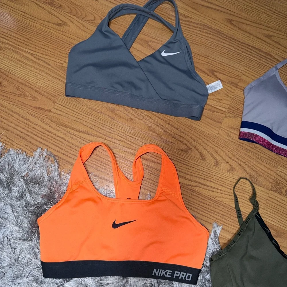 Nike sports bra - Picture 2 of 4